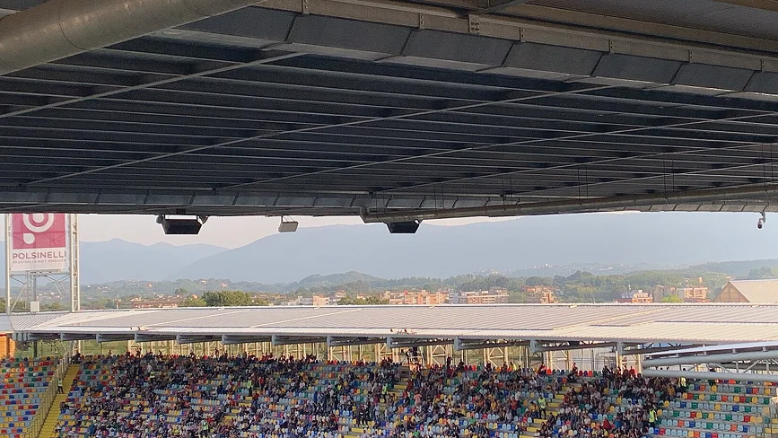 华体会前线 保级战：最后十轮为什么像换了一项运动·更衣室外的三十秒